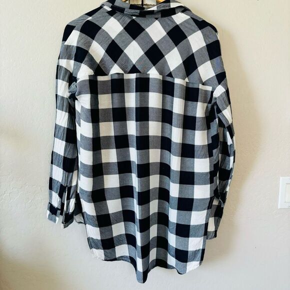 Bloomingdale’s | AQUA rails soft button down blue and white blouse‎ top size XS - Picture 2 of 5